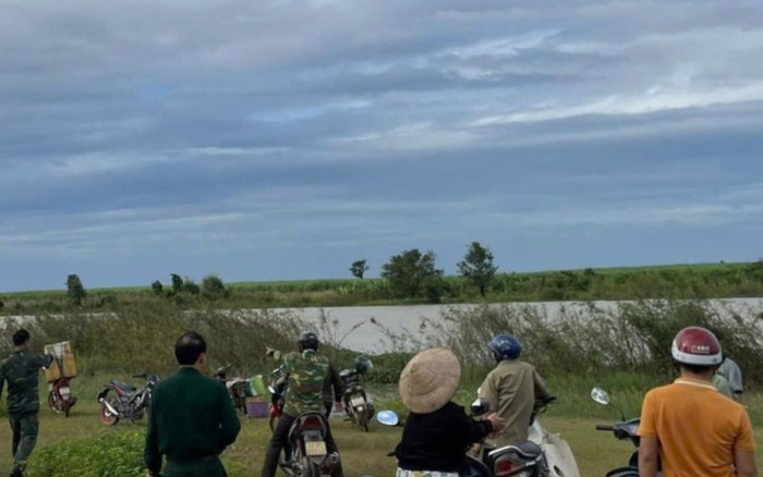 Hé lộ nguyên nhân hai vợ chồng tử vong thương tâm khi chèo xuồng qua rẫy Ảnh 2