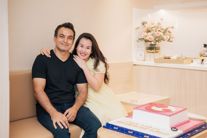 Võ Hạ Trâm được ông xã Ấn Độ 'cưng như trứng mỏng'.