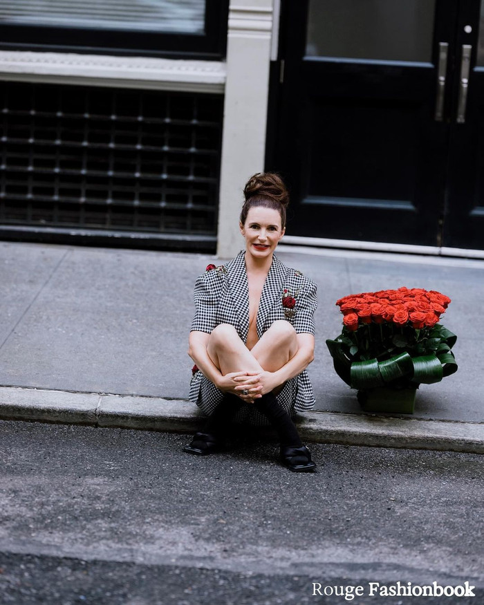 Mỹ nhân phim Sex and The City hở bạo, đẹp phồn thực trong bộ ảnh mới nhất Ảnh 2