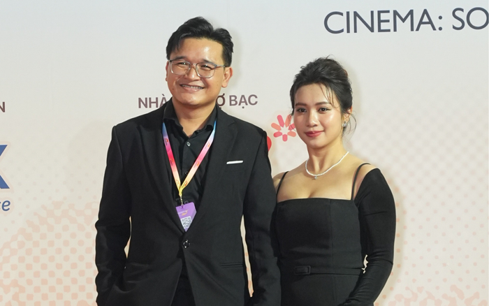 Đoàn phim Siêu lừa gặp siêu lầy có sự góp mặt của vợ chồng đạo diễn Võ Thanh Hòa - nhà sản xuất Mai Bảo Ngọc. Cặp đôi đang nhận được sự quan tâm của giới làm nghề với sức làm việc đáng nể. Mới đây cả hai đã giới thiệu dự án Linh miêu: Quỷ nhập tràng khởi chiếu từ 22/11. Sang tháng 12 sắp tới, Võ Thanh Hoà tiếp tục ra mắt phim điện ảnh Kính vạn hoa chuyển thể từ tác phẩm của nhà văn Nguyễn Nhật Ánh. 