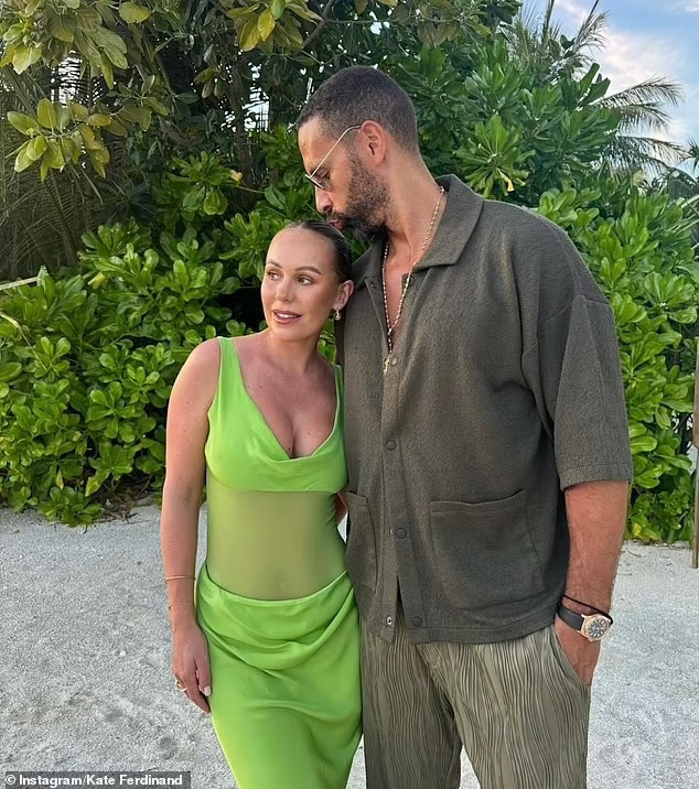 Người mẫu Kate Ferdinand&nbsp;chính là điều 'chữa lành' cho Rio sau sự cố không may.