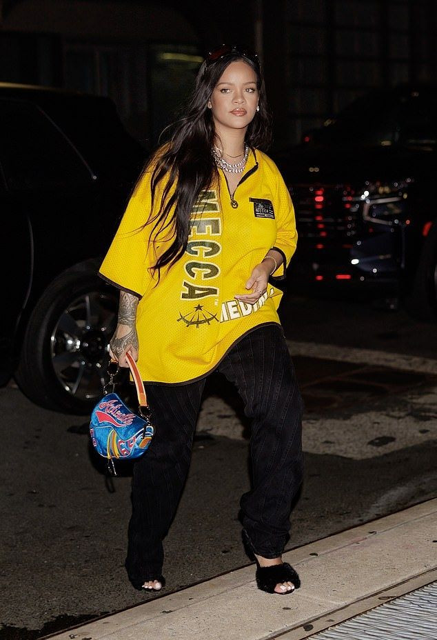 Những itenms không thể thiếu trong tủ quần áo của 'ngôi sao quyền lực nhất Met Gala' Ảnh 6