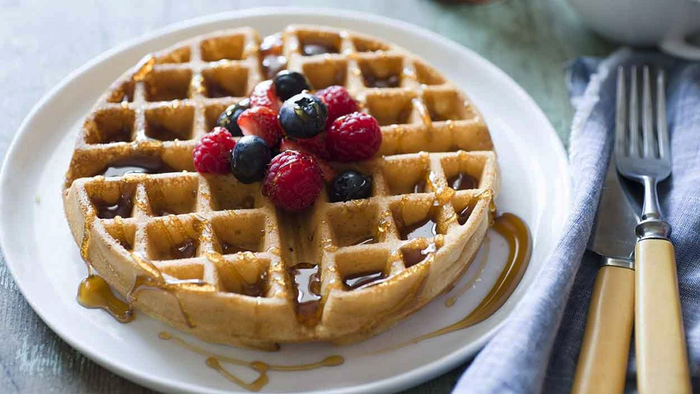 Bánh kếp cũng nằm trong danh sách những món ăn tối kỵ mà Tiến sĩ Poonam Desai khuyên bạn không nên dùng vào buổi sáng. 