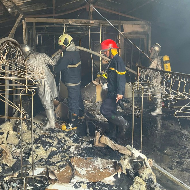 Hiện trường vụ cháy. Ảnh: An Ninh Thủ Đô.