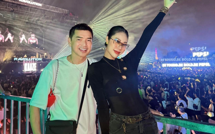 Nghệ sĩ Quang Minh được khen điều này dù hơn bạn gái 37 tuổi Ảnh 2