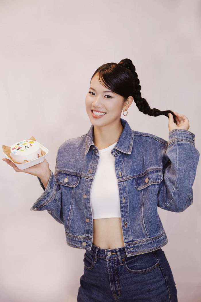 Sáng 09/11, Ánh Viên vui mừng đón sinh nhật tuổi 28. Trên trang cá nhân, nữ kình ngư đăng tải bộ ảnh mừng tuổi mới với dòng chú thích “Happy Birthday To Me” kèm biểu tượng bánh kem.