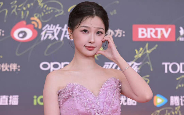 Ngu Thư Hân bất ngờ tiết lộ tính cách ngày nhỏ Ảnh 2