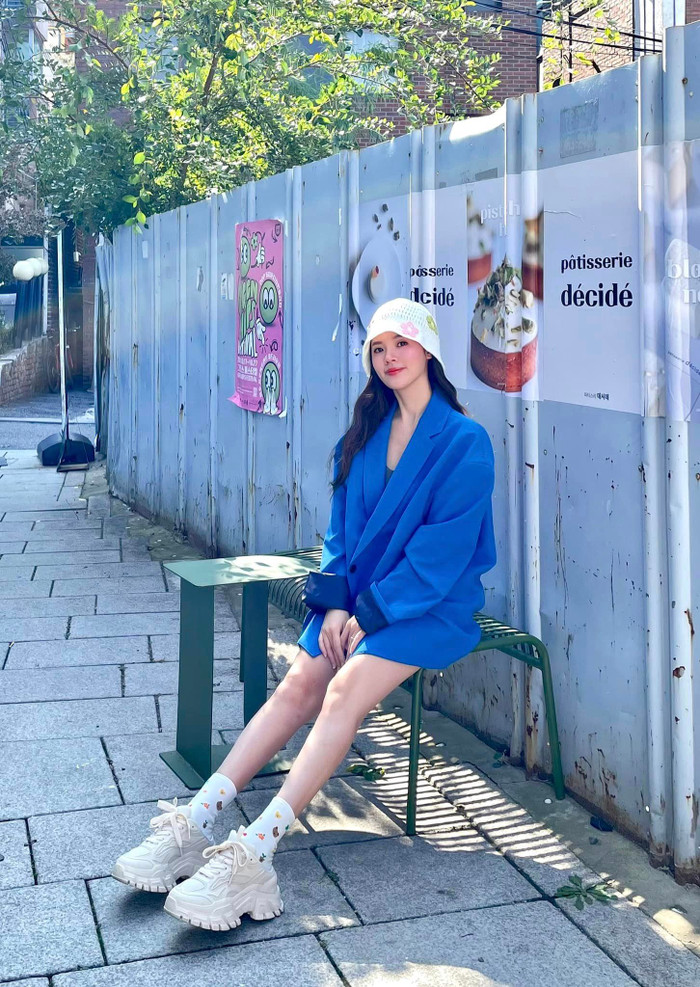 Midu thể hiện sự vui vẻ trong chuyến đi du lịch ở Hàn Quốc. Ảnh: FBNV