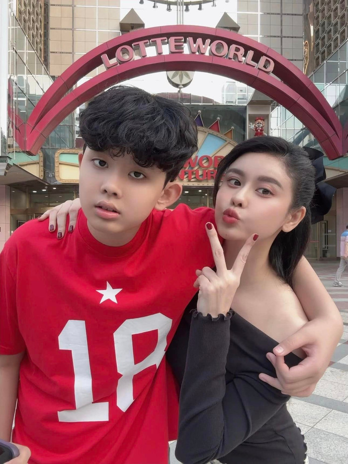 Con trai Cát An điển trai, cao lớn là niềm tự hào của Trương Quỳnh Anh.