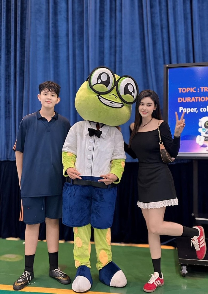 Con trai Trương Quỳnh Anh sở hữu ngoại hình nổi bật.