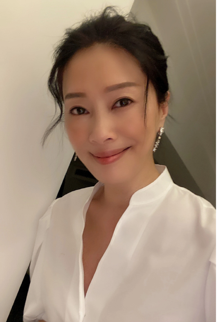 Sau khi tái hôn, á hậu kiêm nữ người mẫu lui về chăm sóc tổ ấm.