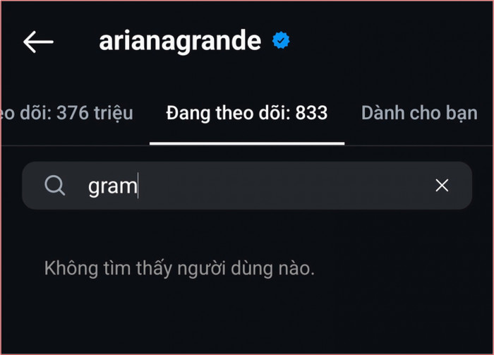 Ariana Grande bị phát hiện hủy theo dõi tài khoản của GRAMMY. 
