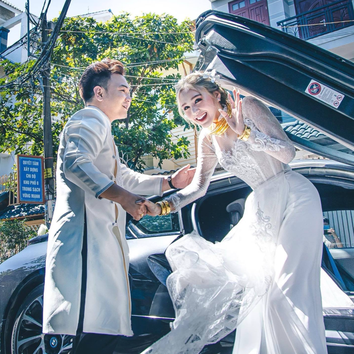 Cặp đôi Xemesis và Xoài Non đều đã có cuộc sống mới sau gần nửa năm ly hôn.