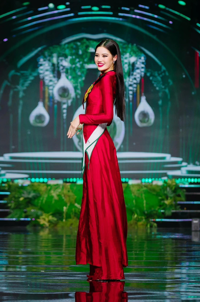 Cao Ngọc Bích đi thi Miss Earth 2024 khi không có danh hiệu trong tay.