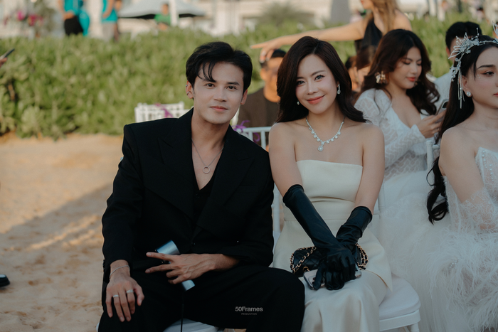 Anh Tài và Vũ Ngọc Ánh tại lễ cưới Hà Trí Quang - Thanh Đoàn. 