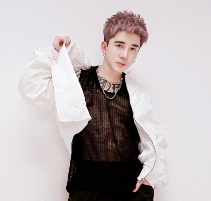 Chi Dân đang là cái tên được dân tình réo gọi khắp các diễn đàn mạng xã hội.