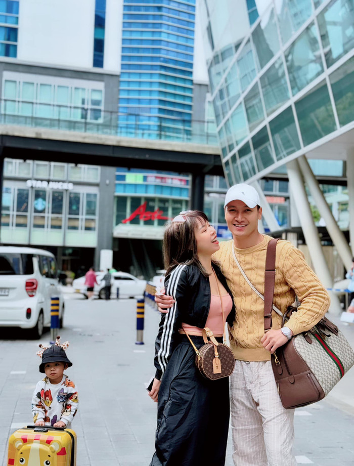 Bà xã Mạnh Trường không bị áp lực vì những so sánh trên mạng