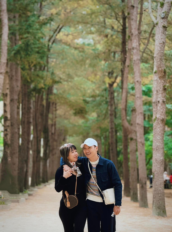 Mạnh Trường thoải mái làm việc vì có vợ quán xuyến gia đình