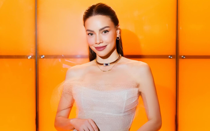 Hồ Ngọc Hà được khuyên thi hoa hậu sau màn đọ sắc với Miss Universe 2015 Ảnh 2