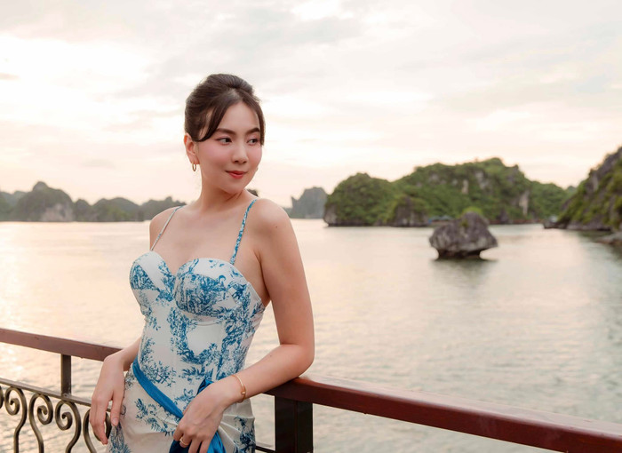 Nữ MC đang hạnh phúc bên người mới. Ảnh: FBNV