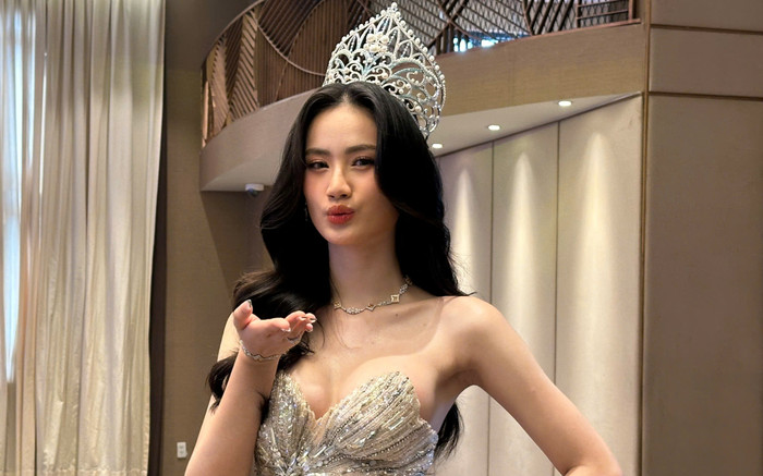 Hoa hậu Ý Nhi cắt mí mắt, làm ngực để dự thi quốc tế Ảnh 2