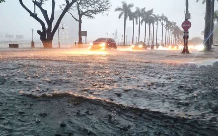 Dự báo thời tiết hôm nay (10/12): Trung Bộ có mưa lớn Ảnh 2