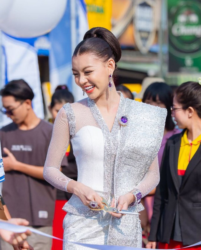 Thae Su Nyein vẫn 'đắt show' sau khi vướng ồn ào với phía ông Nawat và Miss Grand International.