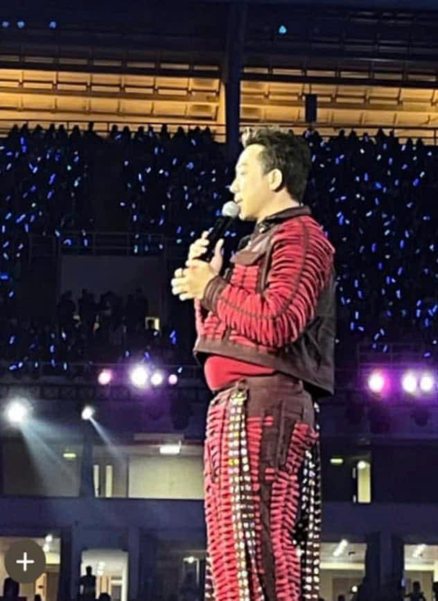 Hình ảnh Trấn Thành dẫn một chương trình tối 9/12 làm 'dậy sóng' mạng xã hội. Ảnh: Sưu tầm