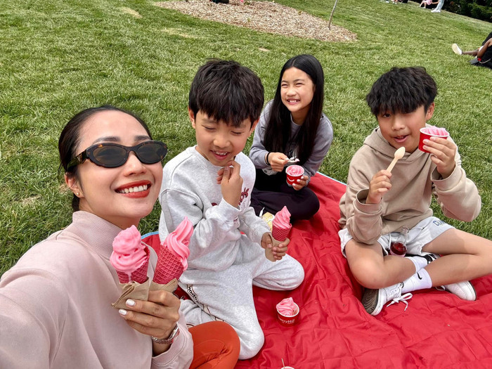 Ốc Thanh Vân và các con ổn định cuộc sống bên Úc. Ảnh: FBNV