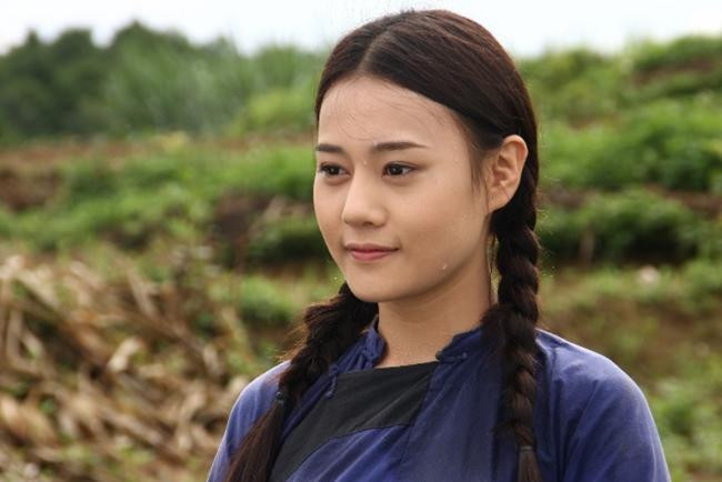 Hình ảnh Phương Oanh trong bộ phim đầu tay. Cô vào vai gái quê, có nét mộc mạc, chân chất. 