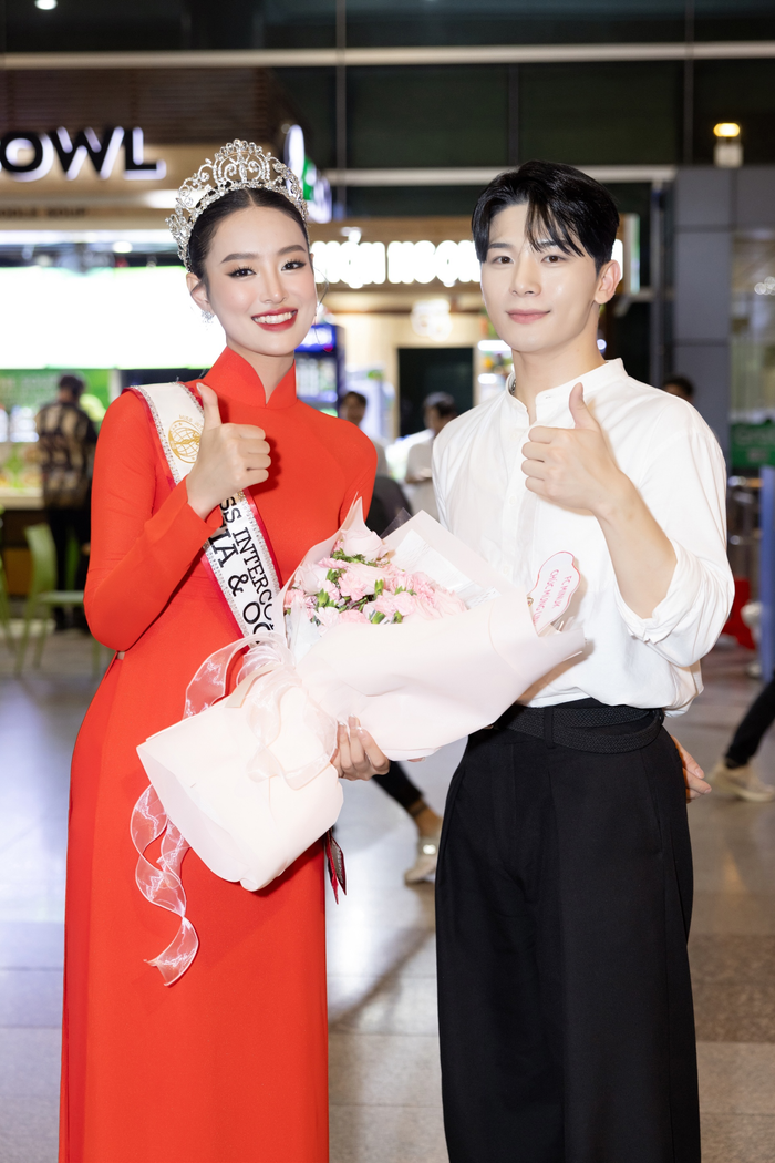 Á hậu Bùi Khánh Linh gửi lời xin lỗi vì hành động của mình với Minuk đã gây ra hiểu lầm cho khán giả.