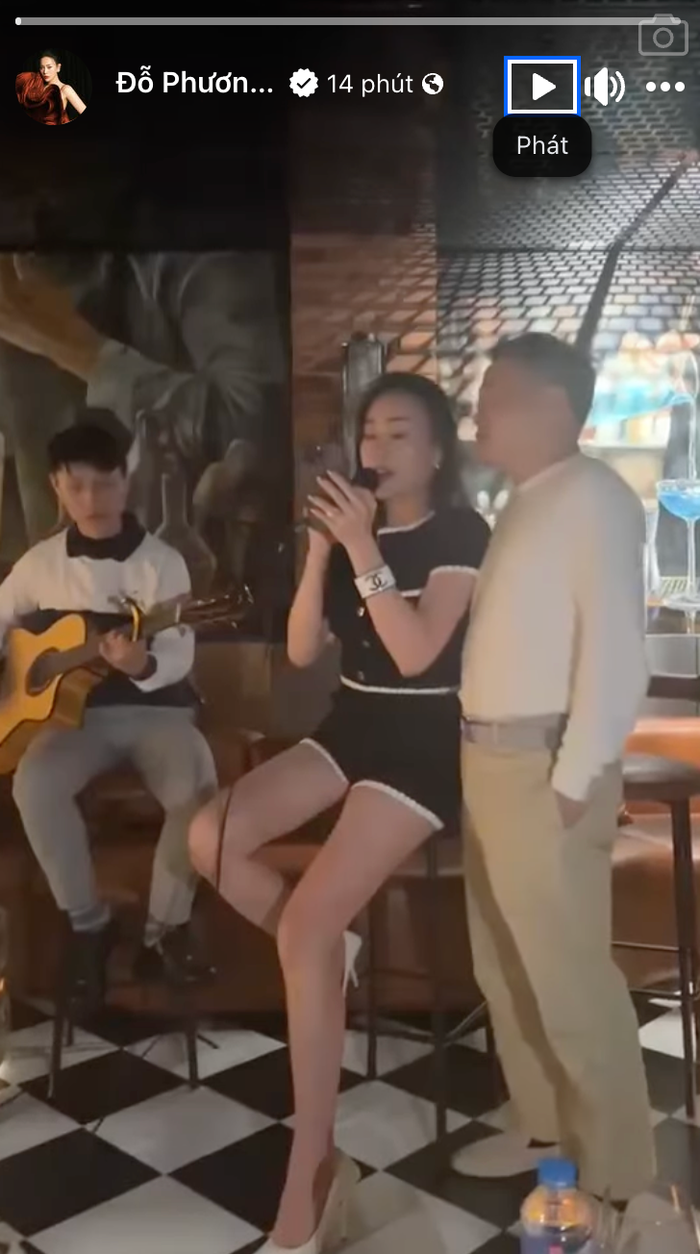 Phương Oanh tự tin khoe cặp chân dài lẫn giọng hát truyền cảm khi ở bên cạnh Shark Bình. Ảnh: FBNV