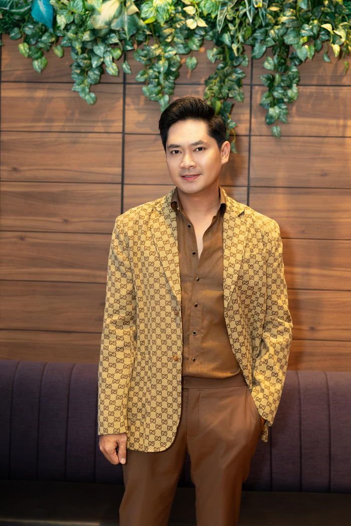 Hiện, nam diễn viên kín tiếng trong chuyện tình cảm. Anh tập trung cho diễn xuất, ca hát và kinh doanh. (Ảnh FBNV)