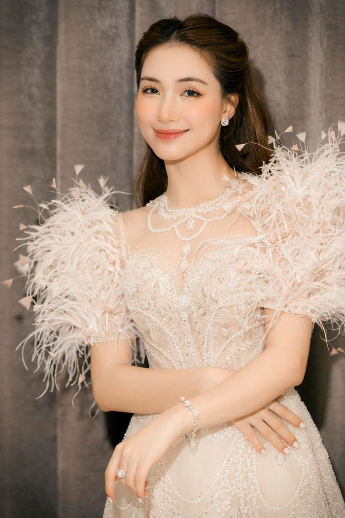 Phía Hoà Minzy lên tiếng phủ nhận thông tin quảng bá cho một ứng dụng với mục đích không rõ ràng. Ảnh: FBNV