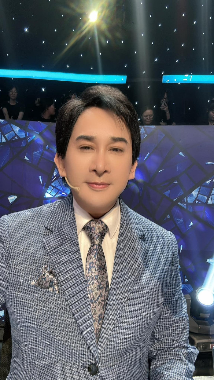 Nghệ sĩ Kim Tử Long có cuộc sống đời thường bình dân, giản dị. (Ảnh FBNV)