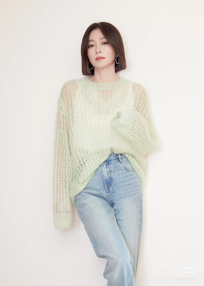 Nữ diễn viên phim Diên Hi Công Lược luôn cố gắng làm mới bản thân thông qua việc ăn diện trẻ trung, thời thượng. Ảnh: Sưu tầm