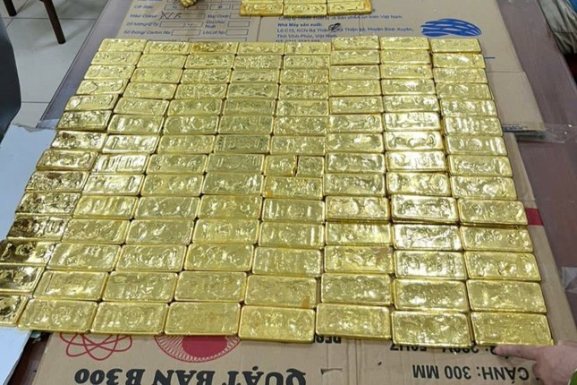 Số lượng vàng miếng 'khủng' thu giữ