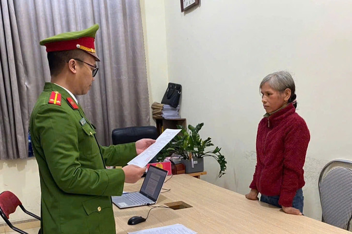 Bà Triệu Thị Sàu tại cơ quan công an