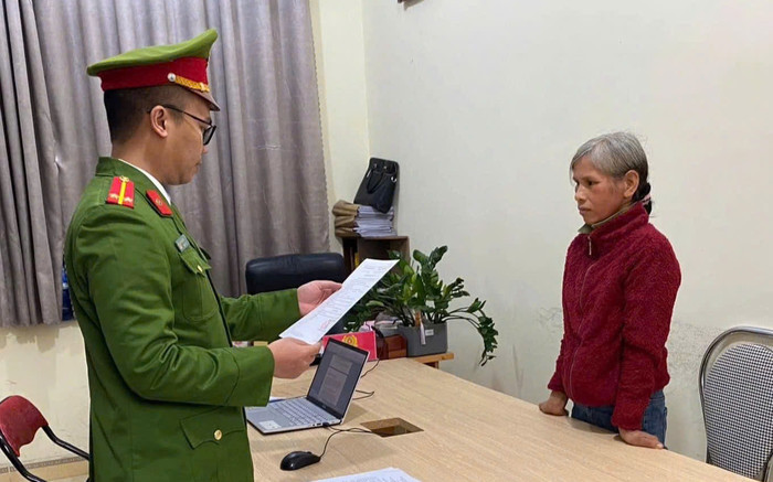 Người phụ nữ bị khởi tố vì nhổ 25 cây ngô của hàng xóm Ảnh 2