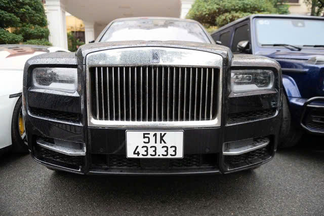 Chiếc Rolls-Royce Cullinan có giá trị hàng chục tỉ đồng. Ảnh: Người Lao Động