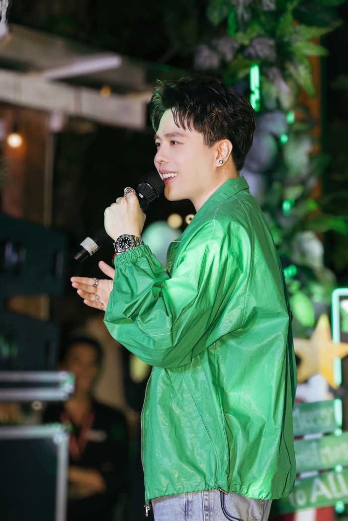 Showbiz 24h: Trịnh Thăng Bình đang nhận được nhiều lời khen từ khán giả về màn 'tái xuất' sau một thời gian im ắng. Ảnh: FBNV