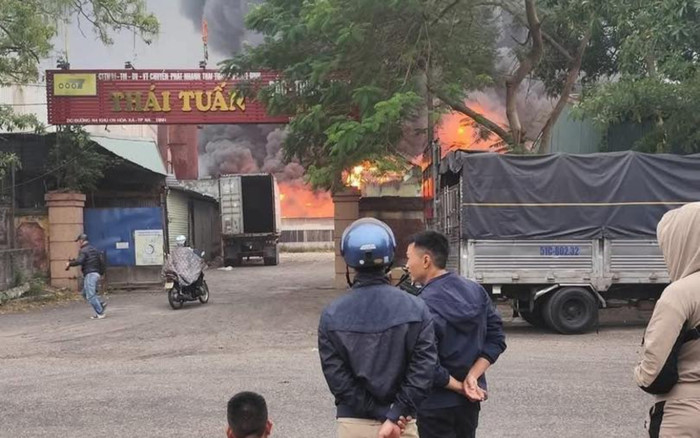 Cháy lớn tại một công ty ở Khu công nghiệp Nam Định Ảnh 2