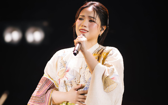 Thùy Chi 'cướp nghề' của nghệ sĩ piano trên sân khấu Ảnh 2