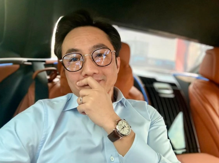 Cách đây ít ngày, Cường Đô La khoe tự ảnh sướng kèm dòng trạng thái: 'Được lao động và phấn đấu mỗi ngày là hạnh phúc'. (Ảnh: FBNV)