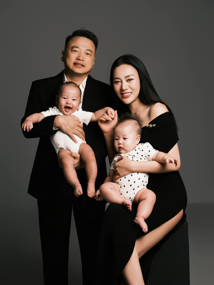 Phương Oanh được Shark Bình ủng hộ trong công việc hoạt động nghệ thuật. (Ảnh FBNV)