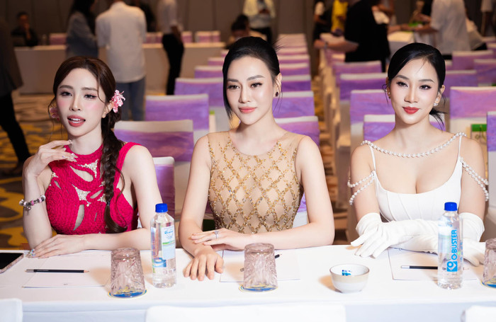 Phương Oanh tham dự họp báo Bước Nhảy Hoàn Vũ, tái xuất làng giải trí sau sinh con. (Ảnh FBNV)