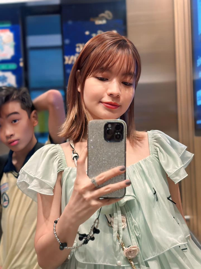 Vợ Mạc Văn Khoa ẩn ý chuyện mang bầu lần 2. (Ảnh FBNV)