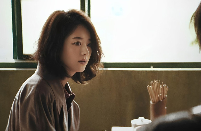 Triệu Lệ Dĩnh bị soi mói và từng nhiều lần thể hiện sự bất mãn vì không thể sống một cuộc đời tự do, thoải mái.&nbsp;