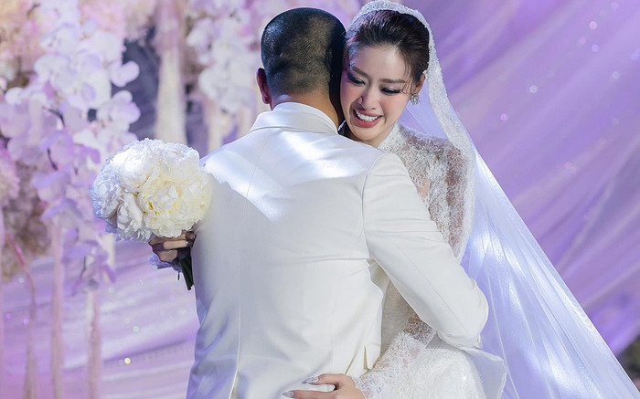 Món quà đặc biệt Hoa hậu Khánh Vân tặng chồng trong đám cưới Ảnh 2