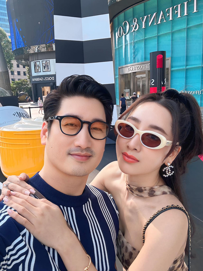 Tháng 6 vừa qua, Thùy Anh công khai đăng clip tình tứ bên Ngọc Quỳnh và công khai mối quan hệ tình cảm của cả hai. (Ảnh FBNV)